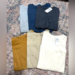 6 Old Navy Toddler Shirts (Size 4T)